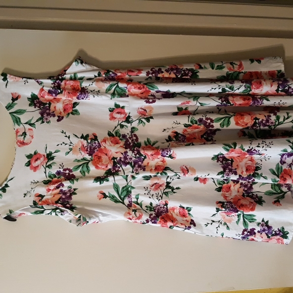 None Dresses & Skirts - Spring/Summer Dress